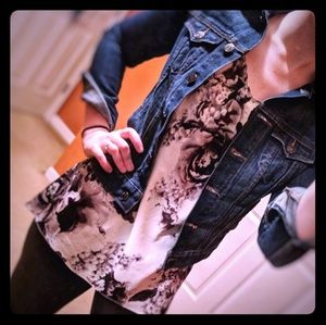 Black and white floral top